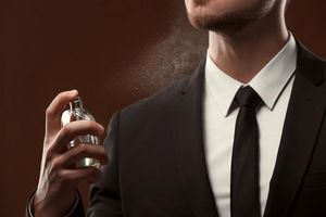 آموزش عطر زدن توسط پدر تشریفات ایران + فیلم