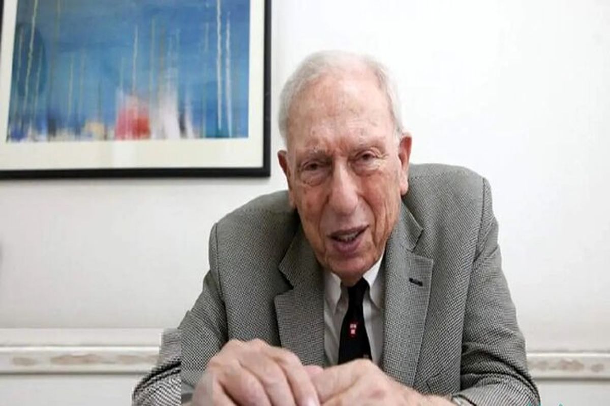 «محمود مصدق» نوه «محمد مصدق» در سن 90 سالگی درگذشت.