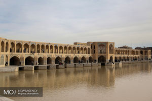 جاری شدن آب در زاینده‌رود تا اواسط خرداد ماه ۹۸ 