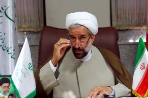 برای جلوگیری از فساد، کارگزاران باید در گزینش افراد دقت لازم را داشته باشند