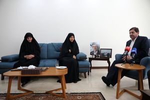 فریدون عباسی چه در سیاست و چه در علم انقلابی عمل کرد