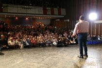 مراسم اختتامیه سومین جشنواره استند آپ کمدی رشت برگزار شد