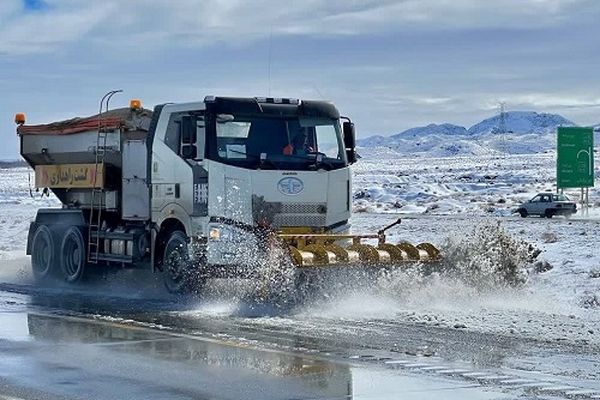آمادگی راهدارخانه‌ها و ماشین‌آلات راهداری برای خدمات‌رسانی به کاربران جاده‌ای