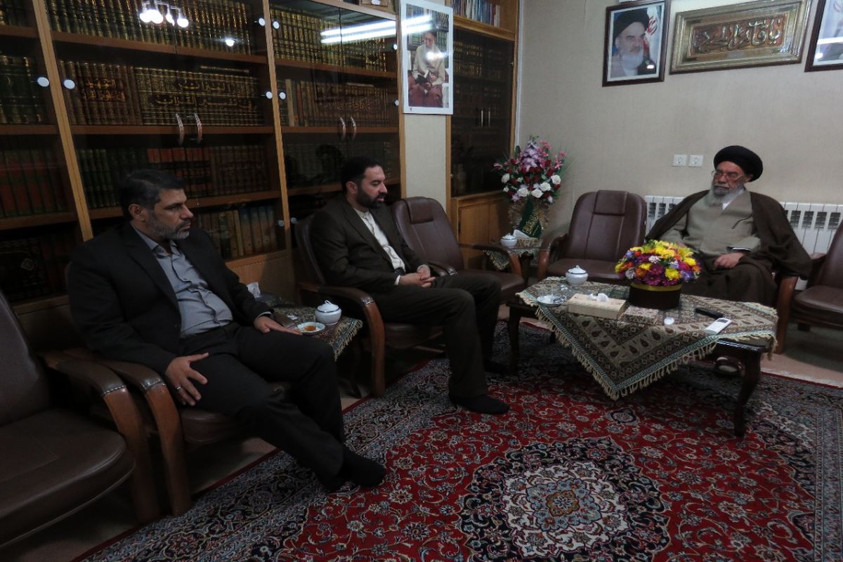 امام جمعه اصفهان.