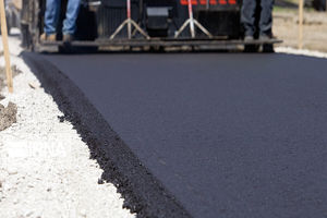 بهسازی و روکش آسفالت ۴۵۰ کیلومتر از محور‌های خوزستان انجام شد