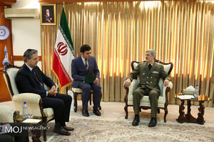 دیدار سفیر ترکیه با وزیر دفاع 