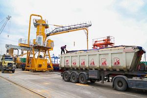 ۵ میلیون تن کالا از مرزهای ایران در چهار ماه عبور کرد