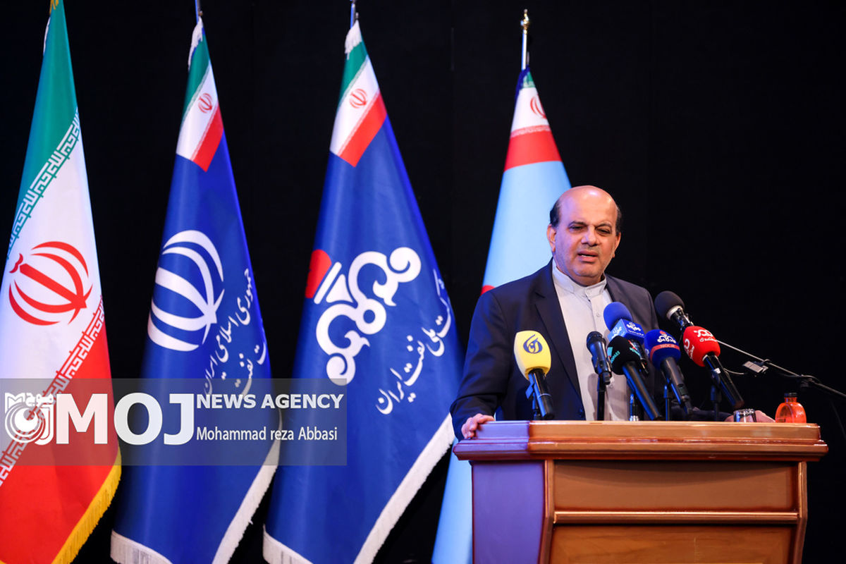 مراسم امضای شش تفاهم نامه در زمینه توسعه میادین گازی با پتروشیمی و هلدینگ های انرژی