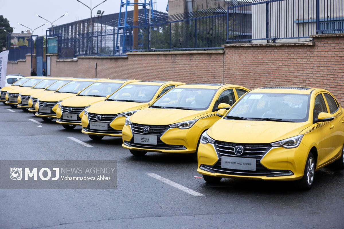 آئین رونمایی و آغاز واگذاری ۵۰۰۰ دستگاه خودرو FMC 511 به ناوگان تاکسیرانی شهری کشور