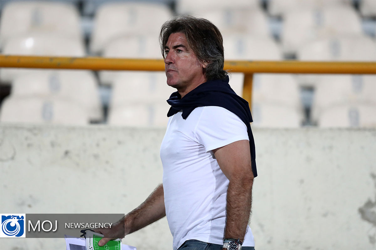 دیدار تیم‌ های فوتبال استقلال تهران و آلومینیوم اراک