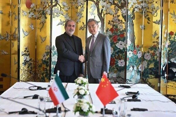 وزیر خارجه چین با معاون شورای امنیت ملی ایران دیدار کرد