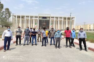 تجمع بازاریان پارسیان مقابل فرمانداری