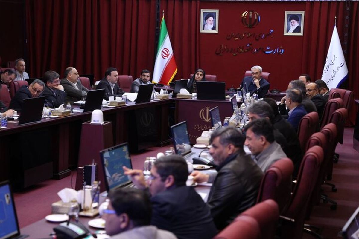 وزیر امور اقتصاد و دارایی