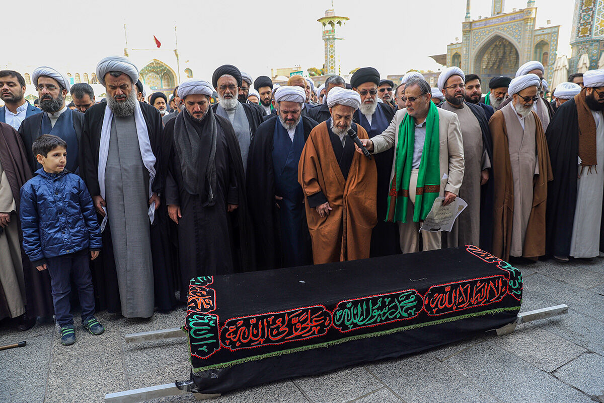 خاکسپاری همسر آیت‌الله سبحانی