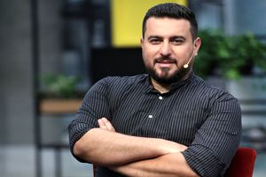 مجموعه تلویزیونی خوشنام با نویسندگی محسن کیایی در حال نگارش است