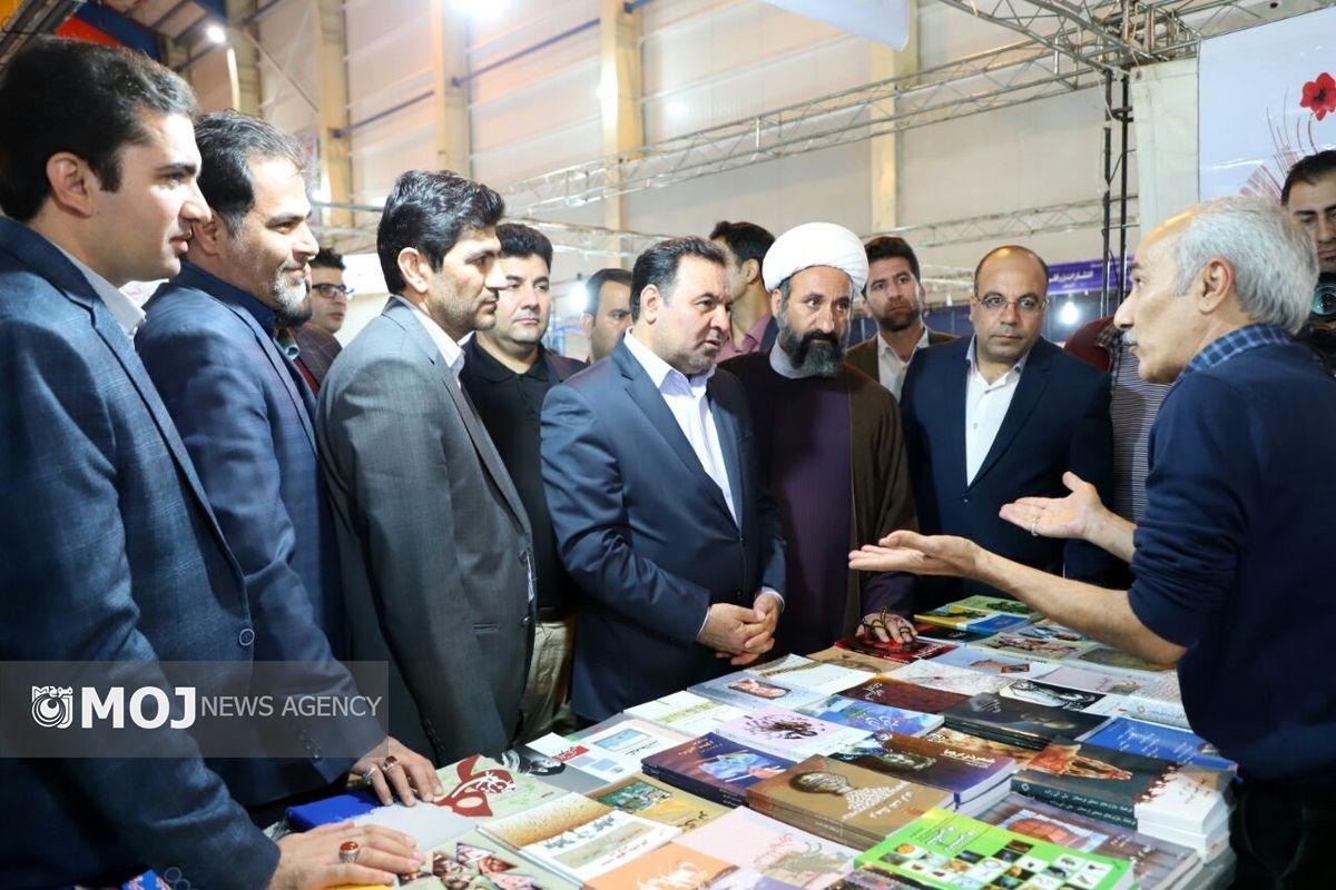 استاندار لرستان نمایشگاه کتاب
