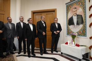 عراقچی از نماد یادبود شهید امیرعبداللهیان در مسکو رونمایی کرد