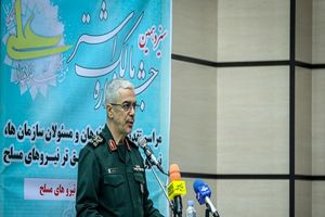 دشمنان با ابهام‌افکنی و دروغ‌پردازی در بستر فضای مجازی، عده‌ای از جوانان و نوجوانان کشور را فریب دادند