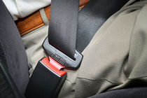 کمربند ایمنی عاملی برای بازدارندگی تصادف جاده ای است