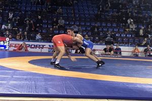 سه فینالیست در روز نخست رقابت‌های بین المللی کشتی جام مدوید