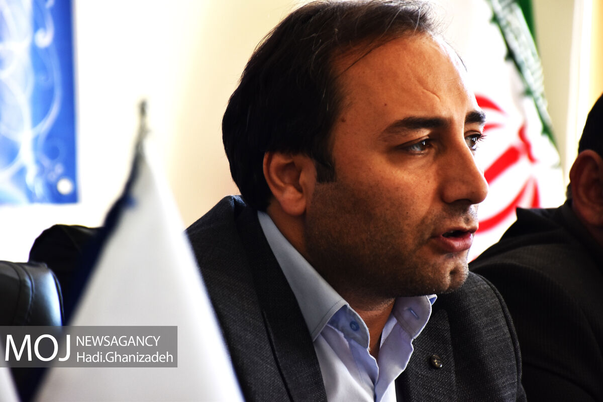 اکبر نگاهی 
