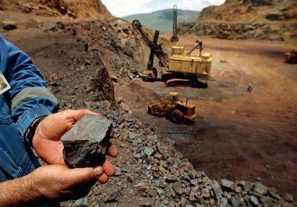 هدایت نقدینگی و سرمایههای سرگردان به بخش معدن