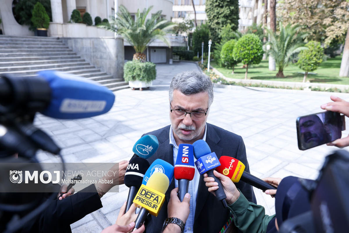 حاشیه جلسه هیات دولت - ۲ آبان