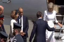 رفتار همسر مکرون دوباره خبرساز شد! + فیلم