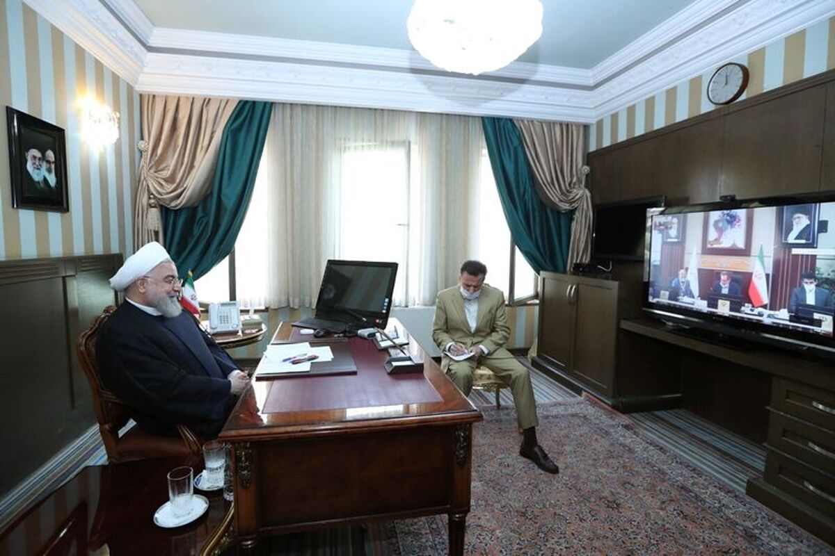 ارتباط تصویری روحانی با استانداران خراسان رضوی و تهران