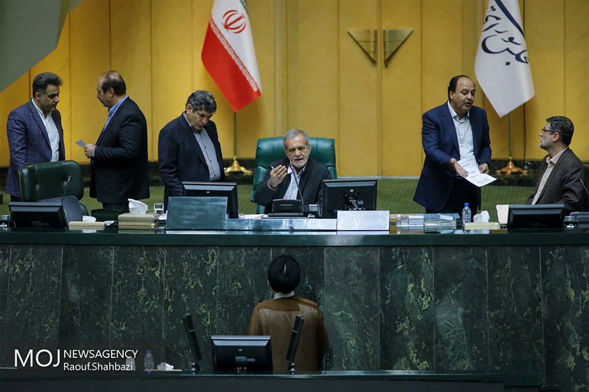 جلسه ویژه بررسی وضعیت استان های سیل زده در مجلس