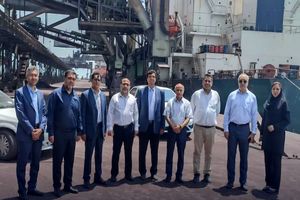 قائم‌مقام بیمه معلم از اسکله شهید رجایی بازدید کرد