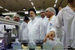 رونمایی از خط تولید «استامینوفن تزریقی» با حضور تولیت آستان قدس