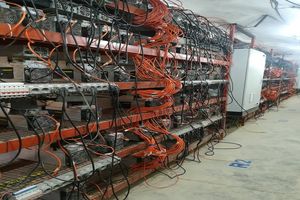 کشف 22 دستگاه ماینر قاچاق در آران و بیدگل