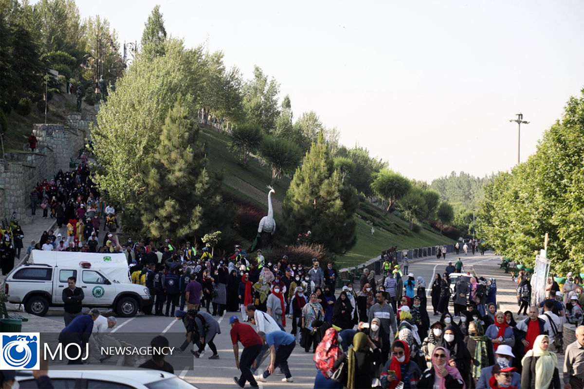 پیاده روی خانوادگی در هفته سلامت