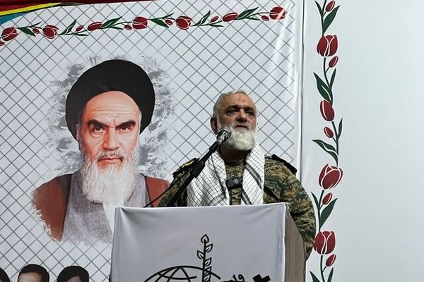 ولایت‌مداری رمز ماندگاری مکتب شهید سلیمانی است