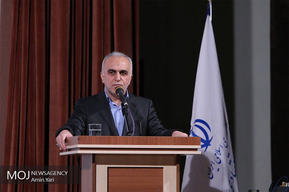 فرهاد دژپسند وزیر امور اقتصادی و دارایی