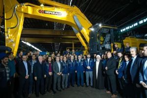 رونمایی وتحویل اولین بیل هیدرولیکی ۷۵ تنی درشرکت هپکو اراک