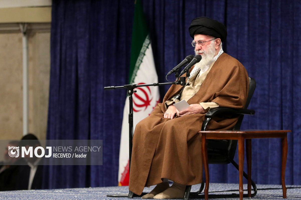 دیدار هزاران نفر از اقشار مختلف مردم با رهبر انقلاب