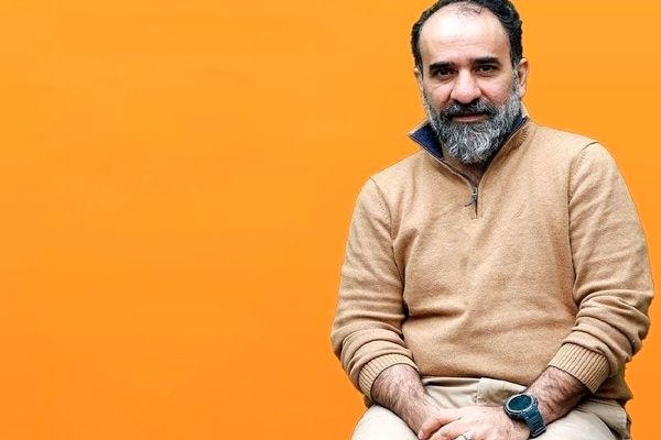 رضا امیرخانی پس از دو ماه بستری به خانه بازگشت!