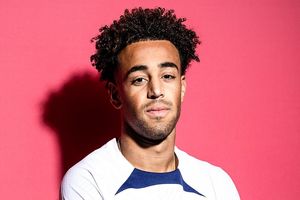 کری‌خوانی کاپیتان تیم ملی فوتبال آمریکا برای انگلیسی‌ها