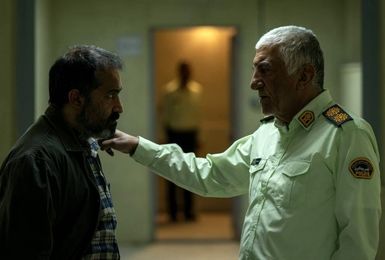 حاتمی‌کیا با اسکورت به سانس ویژه رفت