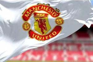 کری خوانی یونایتد برای دنیا با شکست لیورپول