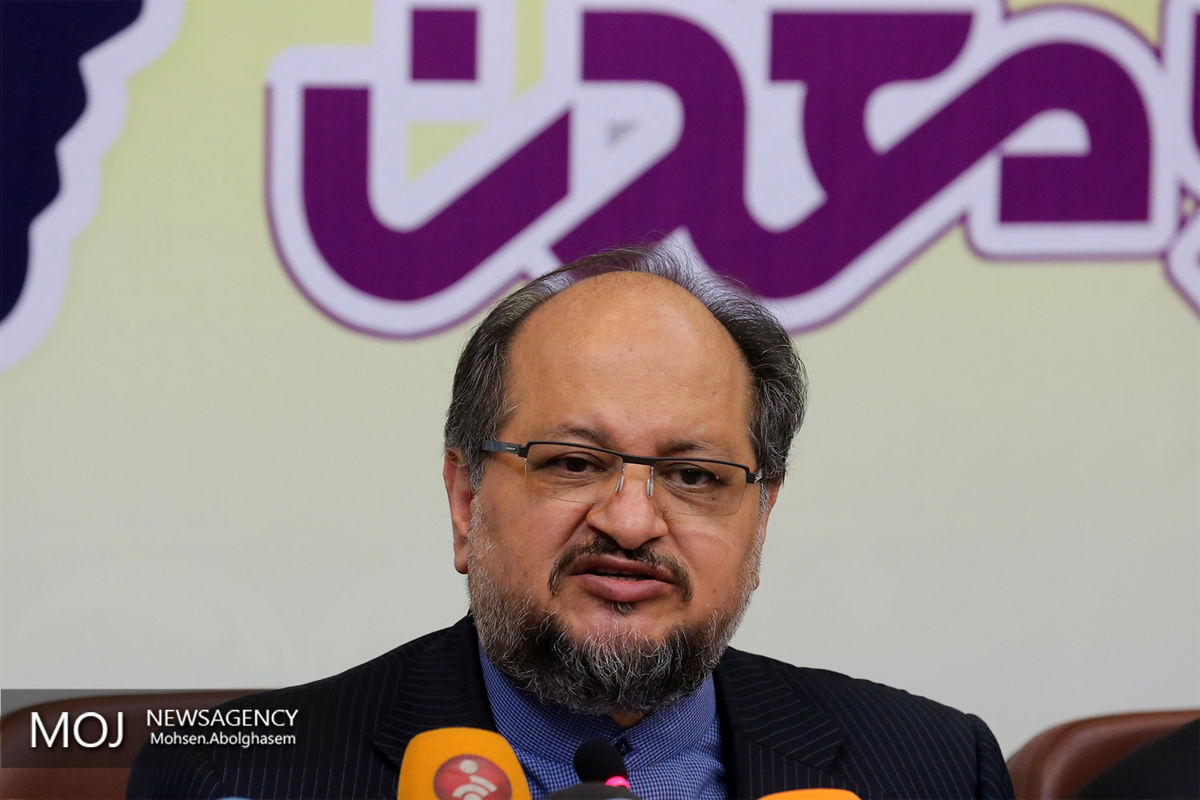 محمد شریعتمداری وزیر صنعت،معدن و تجارت