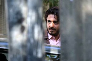 بچه مهندس موفق شده بسیاری از مسائل را برای مردم روشن کند/همه جای دنیا به سرباز وطن احترام می گذارند