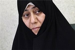 زن در غرب به قدری بی‌هویت است که در مدل شدن با ظواهر خاص خلاصه می‌شود