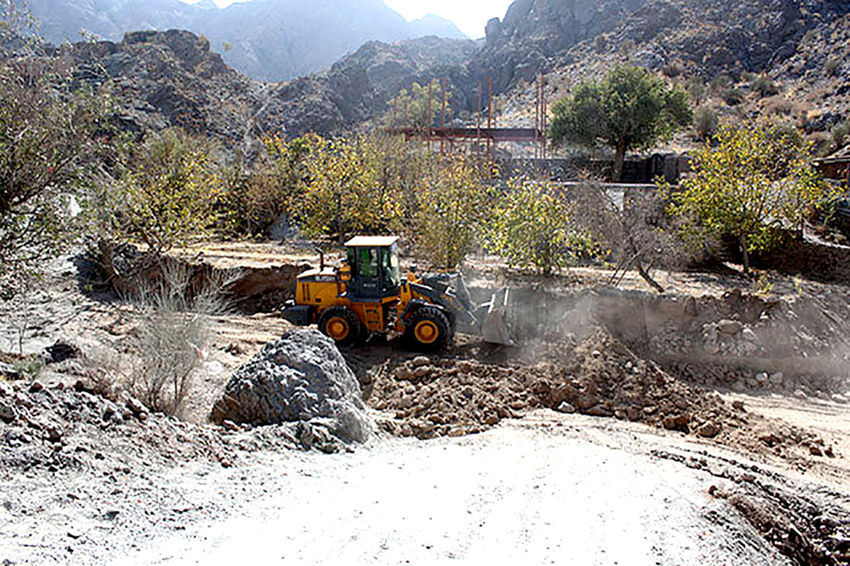  تخلفات باغ ویلا در حریم رودخانه