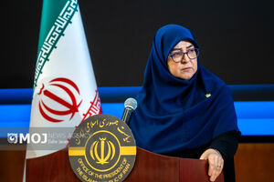 در برابر ایثار شهدا باید به احترام ایستاد