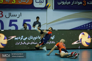 دیدار تیم های والیبال سایپا و شمس