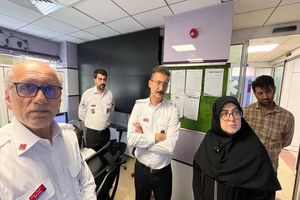 کادر فداکار اورژانس در حال خدمت‌رسانی‌ هست