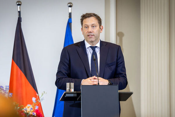 اقدامات دونالد ترامپ از خط قرمز عبور کرده است